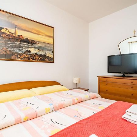Spacious Three Bedroom Apartment ดูบรอฟนิก ภายนอก รูปภาพ