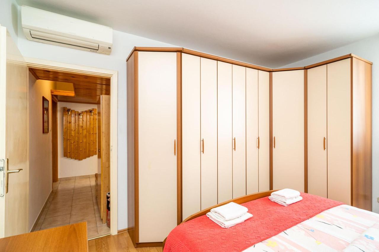 Spacious Three Bedroom Apartment ดูบรอฟนิก ภายนอก รูปภาพ