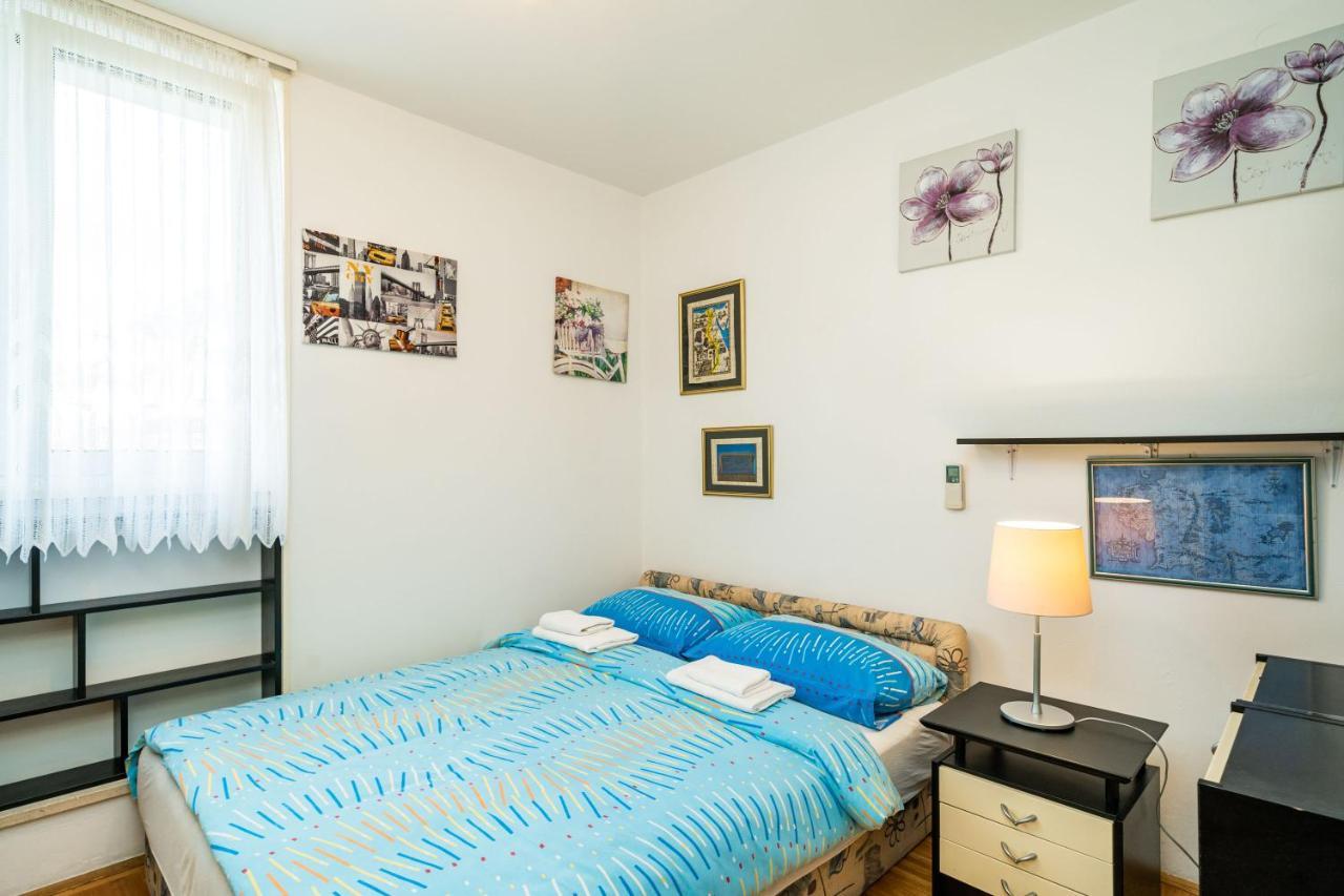 Spacious Three Bedroom Apartment ดูบรอฟนิก ภายนอก รูปภาพ