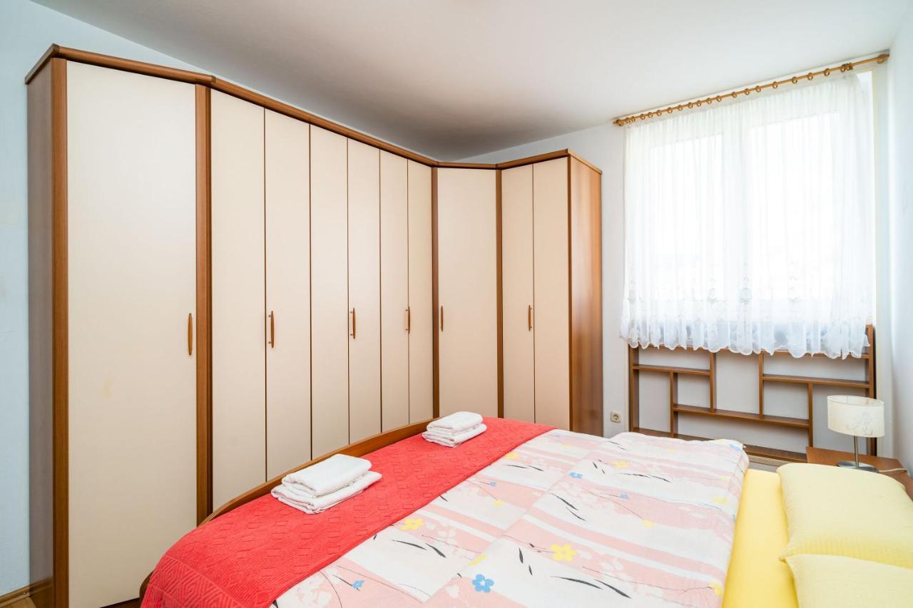 Spacious Three Bedroom Apartment ดูบรอฟนิก ภายนอก รูปภาพ