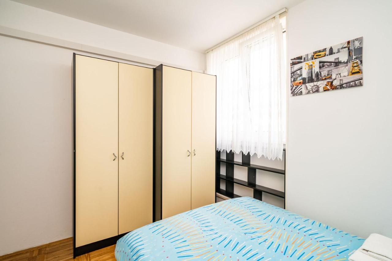 Spacious Three Bedroom Apartment ดูบรอฟนิก ภายนอก รูปภาพ