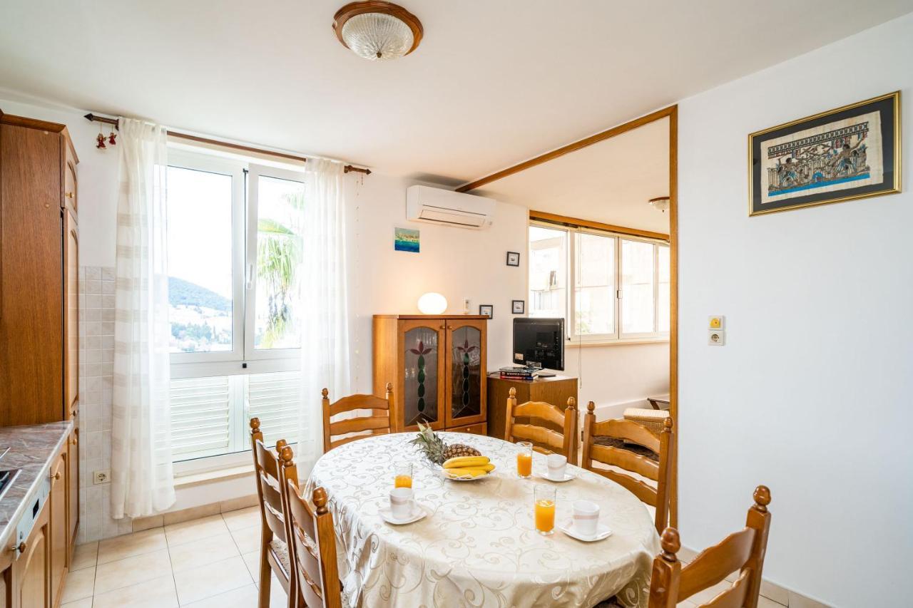 Spacious Three Bedroom Apartment ดูบรอฟนิก ภายนอก รูปภาพ