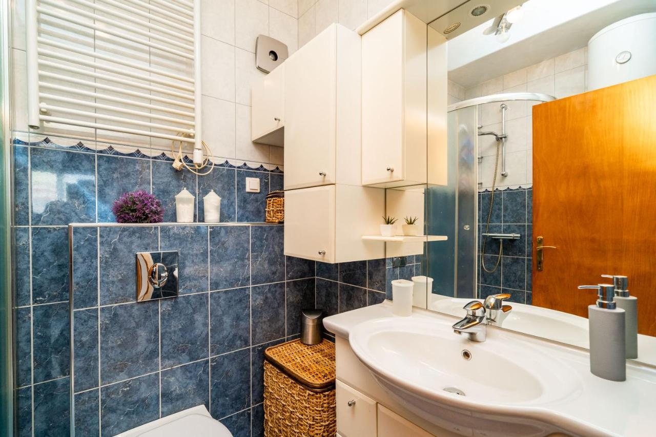 Spacious Three Bedroom Apartment ดูบรอฟนิก ภายนอก รูปภาพ
