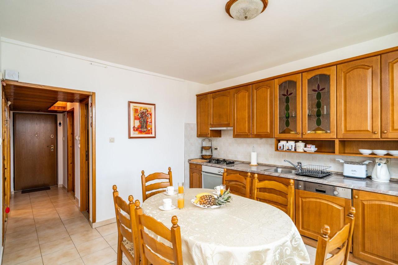 Spacious Three Bedroom Apartment ดูบรอฟนิก ภายนอก รูปภาพ