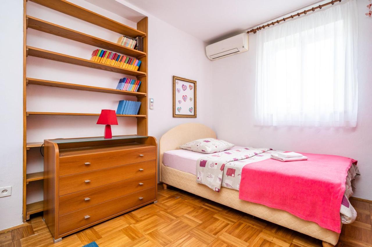 Spacious Three Bedroom Apartment ดูบรอฟนิก ภายนอก รูปภาพ