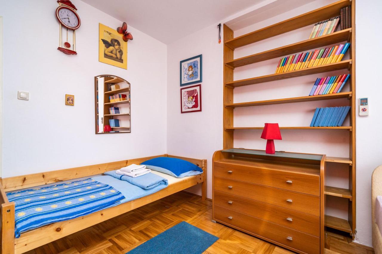 Spacious Three Bedroom Apartment ดูบรอฟนิก ภายนอก รูปภาพ